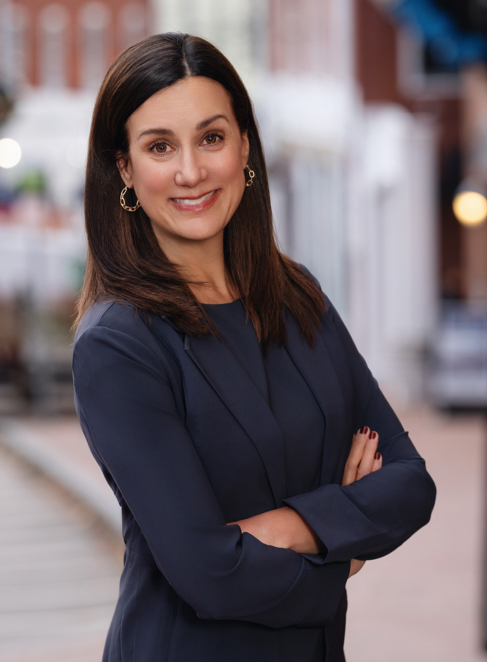 Laurie Barrett headshot